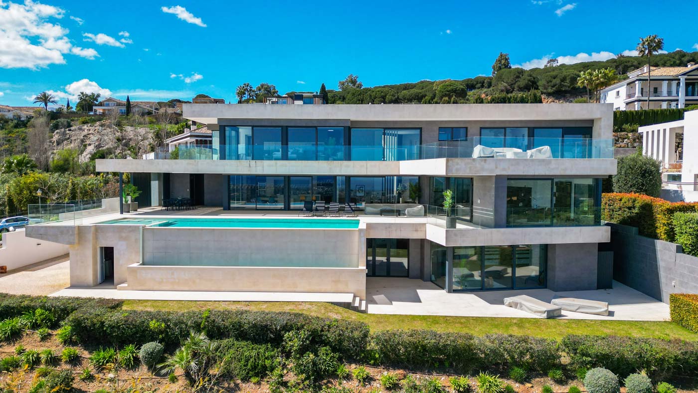 Casas que respiran verano: propiedades únicas en Sotogrande